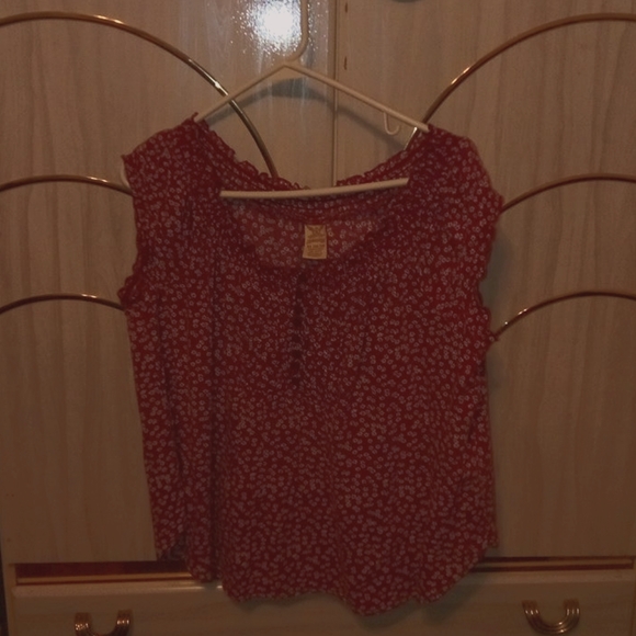 Women Sleeveless Top - Picture 1 of 3